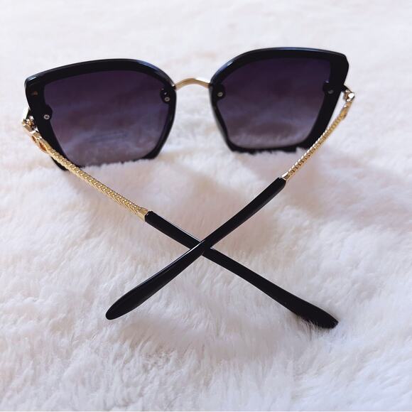 Gia Black Elegant Chain Link Oversized Sunglasses - Picture 9 of 9
